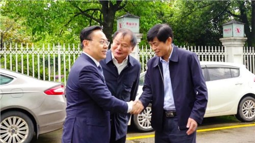 湖南師范大學校長劉仲華院士、副校長唐賢清一行蒞臨集團益陽茶廠調(diào)研指導